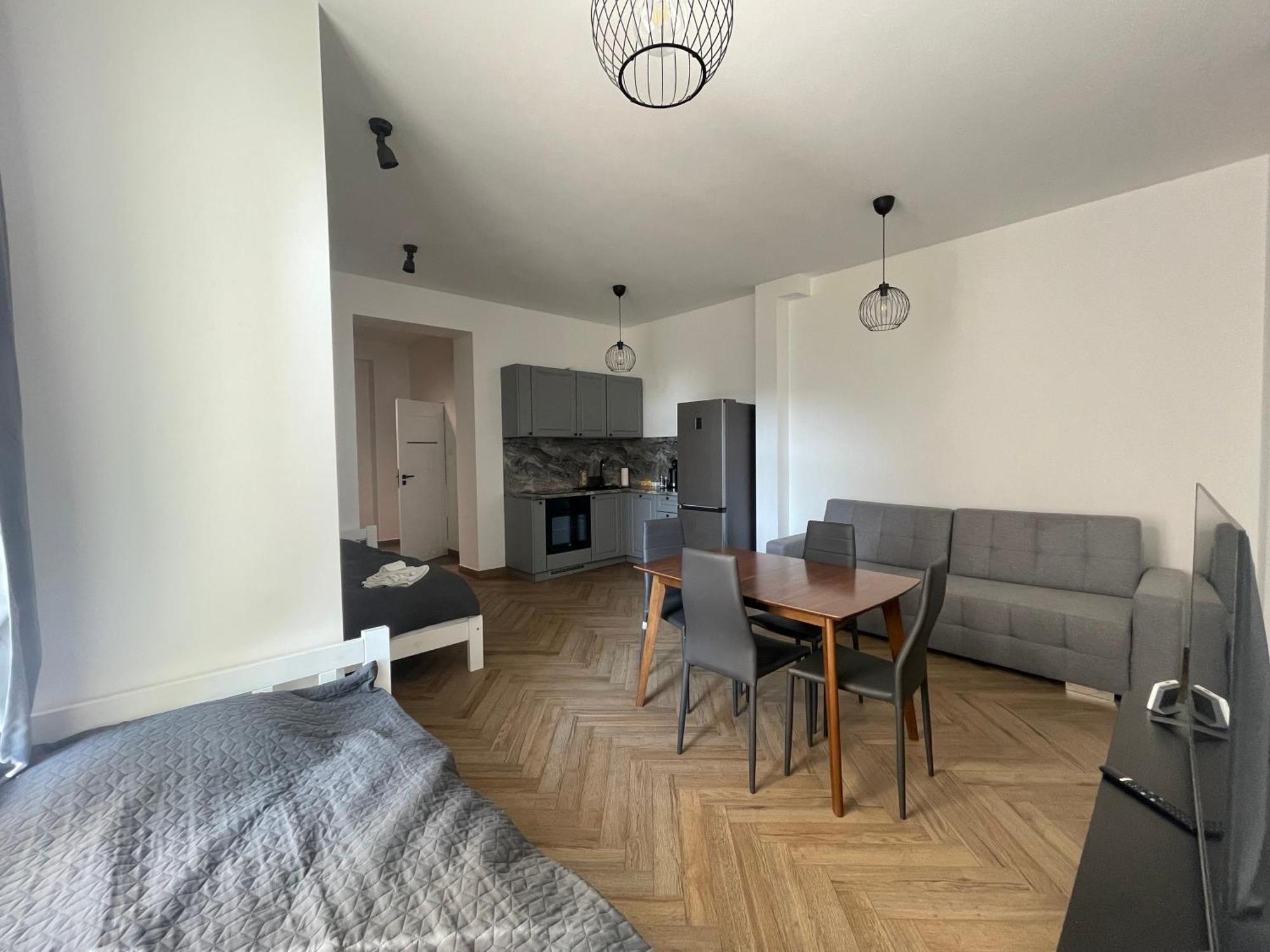 Apartamenty Kamienica Centrum - 1 Maja Lubiń Kültér fotó